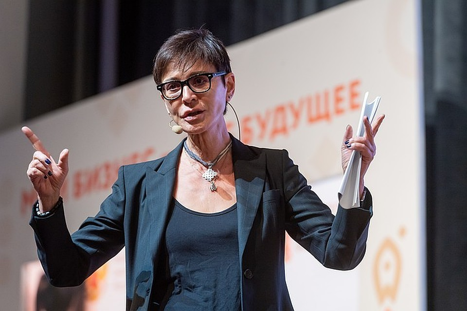 Хакамада тренинги для женщин. Ирина Муцуовна Хакамада. Ирина Хакамада 2021. Ирина Хакамада спикер. Хакамада 2019.