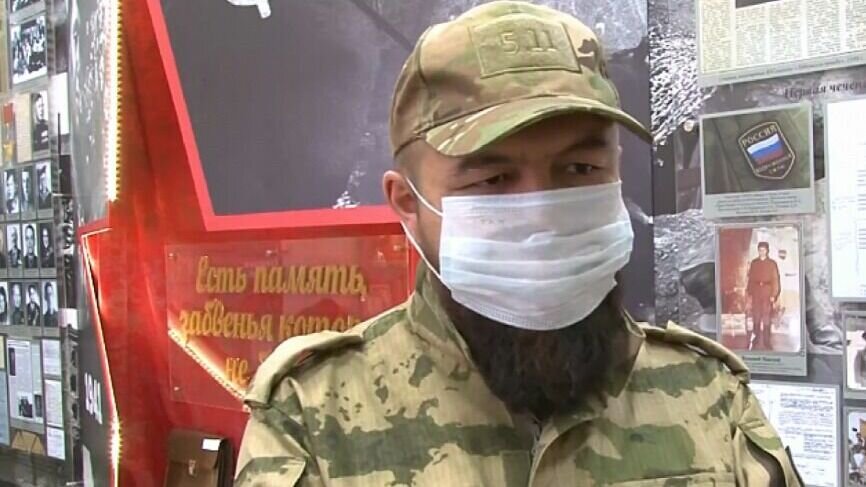     Военнослужащий из Тобольска, вернувшись в родной город, встретился с девочкой, которая написала ему письмо. По данным информцентра правительства Тюменской области, он встретился с детьми, которые слали весточки бойцам.