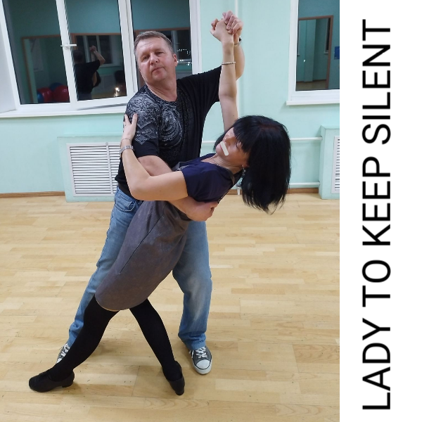 Пластырь как средство первой помощи, если очень хочется открыть не вовремя рот.