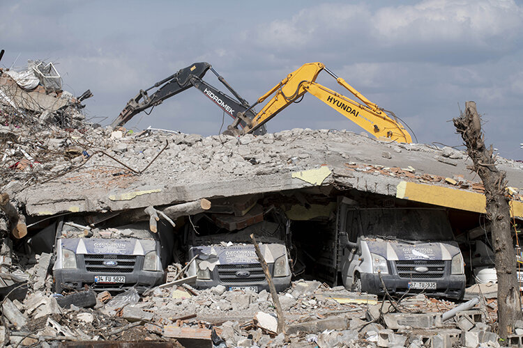    Неспроста многих встревожили нехарактерные условия и особенности катастрофы в Турции Фото: © bdurrahman Antakyali / Keystone Press Agency / www.globallookpress.com