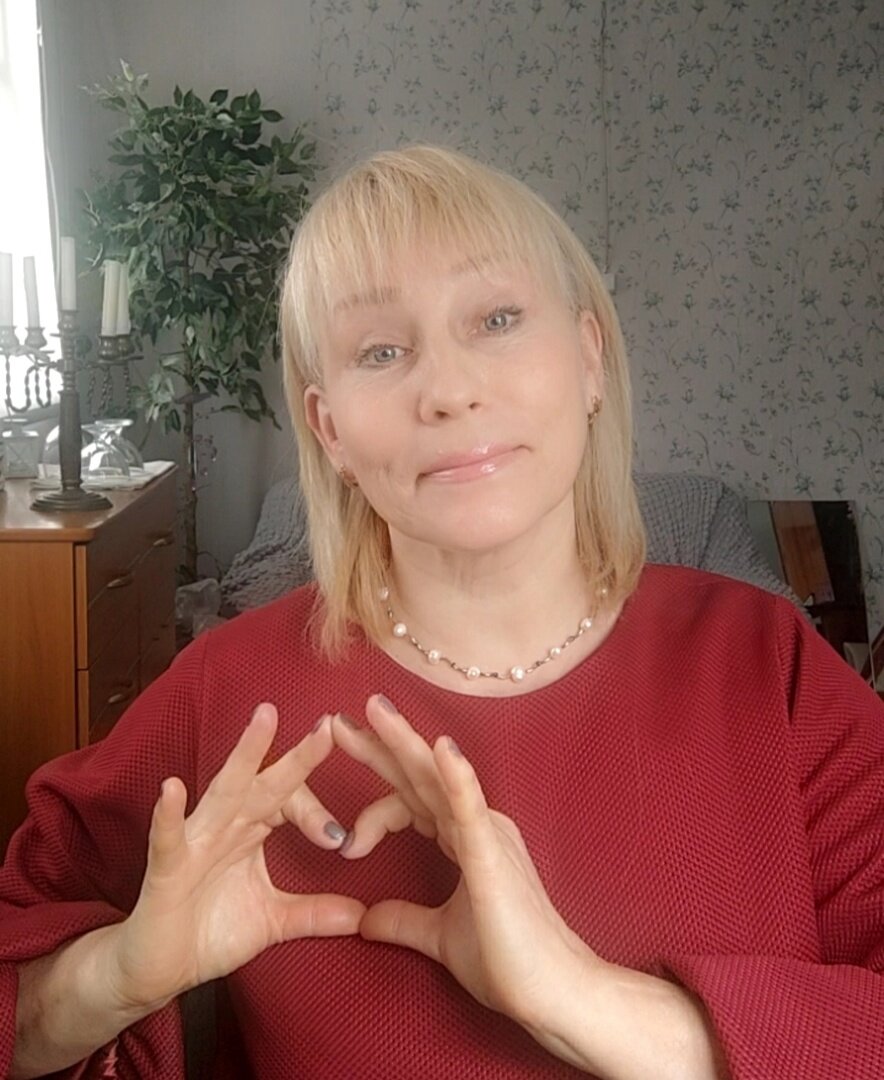 Я вам подскажу период, когда он может проявиться в вашей жизни. Позвонит, приедет, напишет, либо какая-то информация поступит о нем.