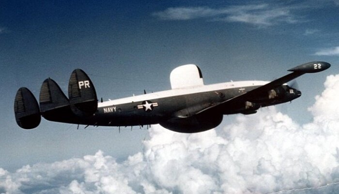 Вот такой самолёт-разведчик США "EC-121" класса "Warning Star" сбили в Северной Корее
