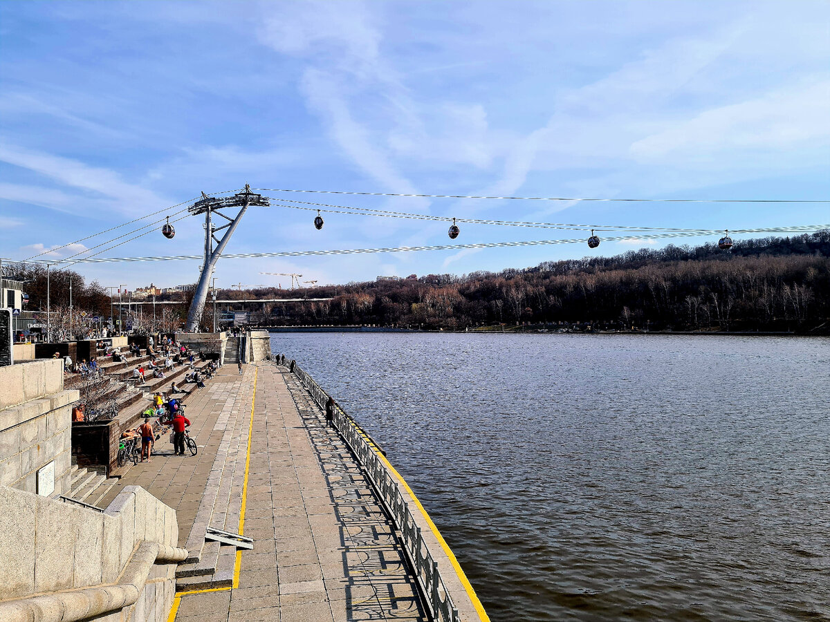 Мое любимое место для отдыха, в теплое время отличное место чтобы позагорать.