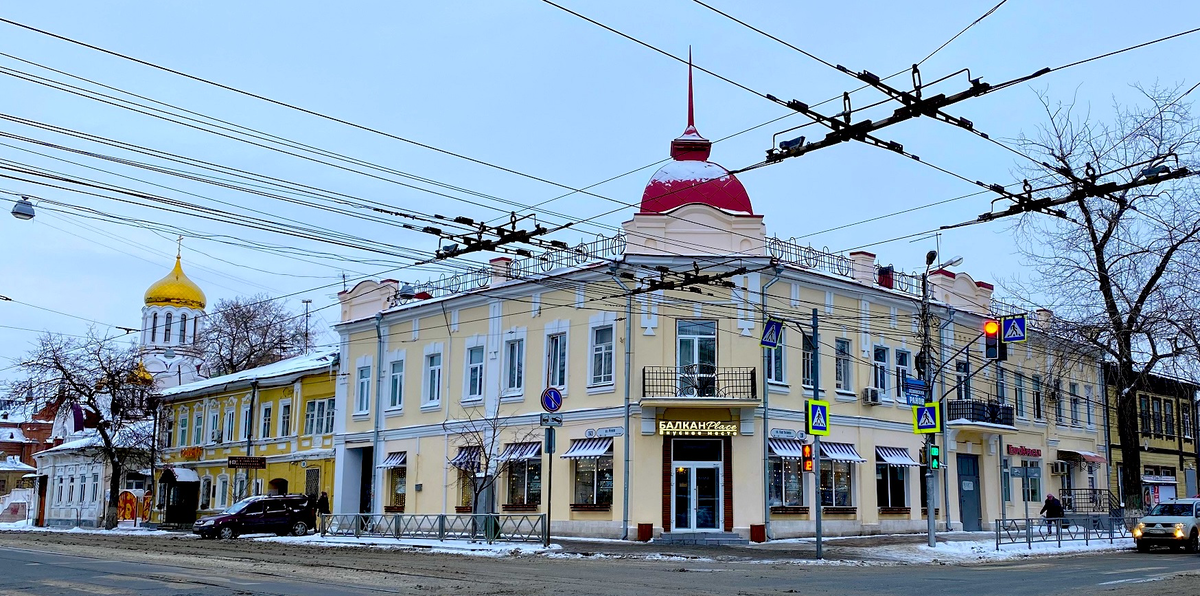 Ул.Фрунзе, 143 / Льва Толстого, 28