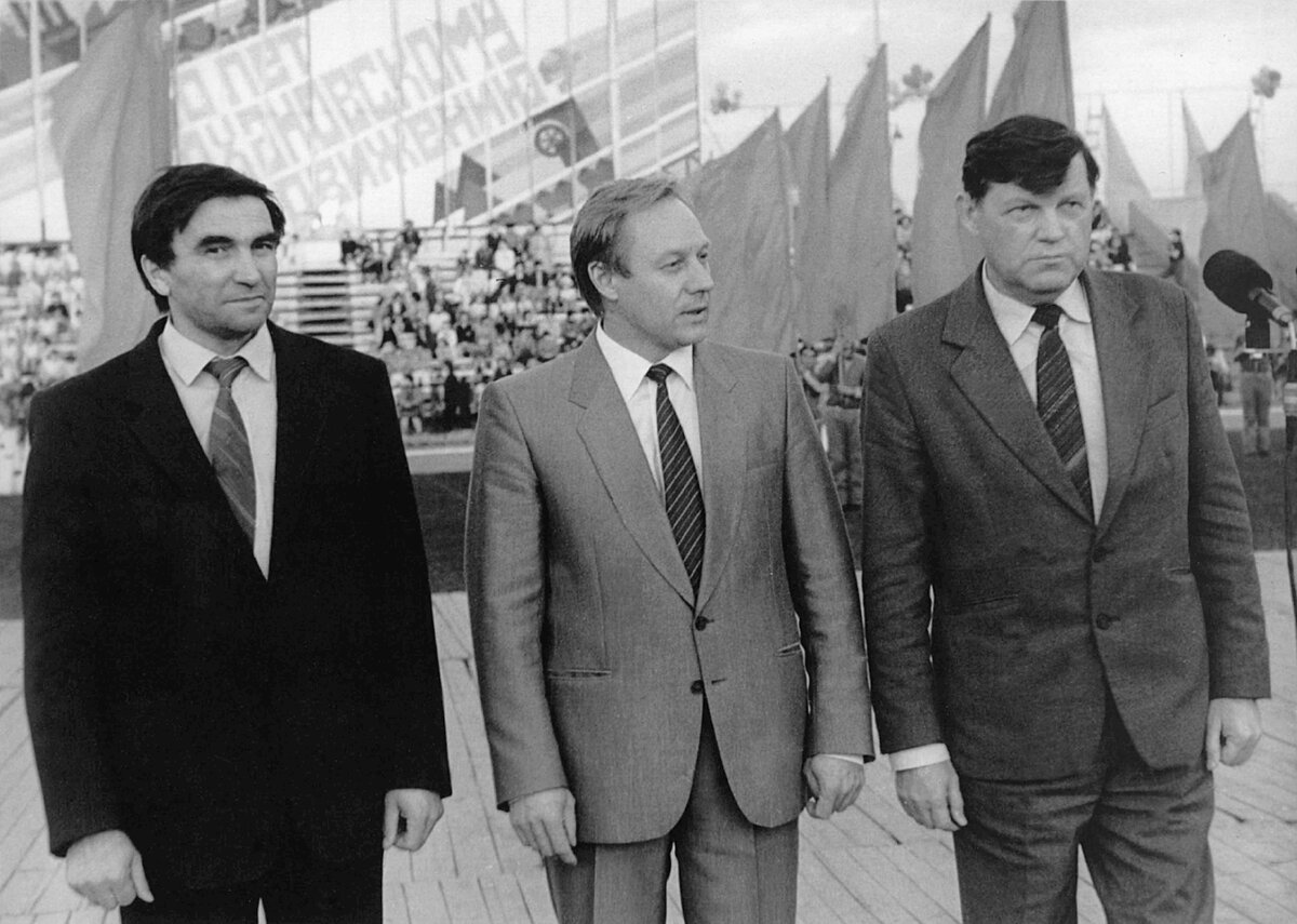 На фото: Анатолий Стариков, Геннадий Чугунников, Иван Ромазан