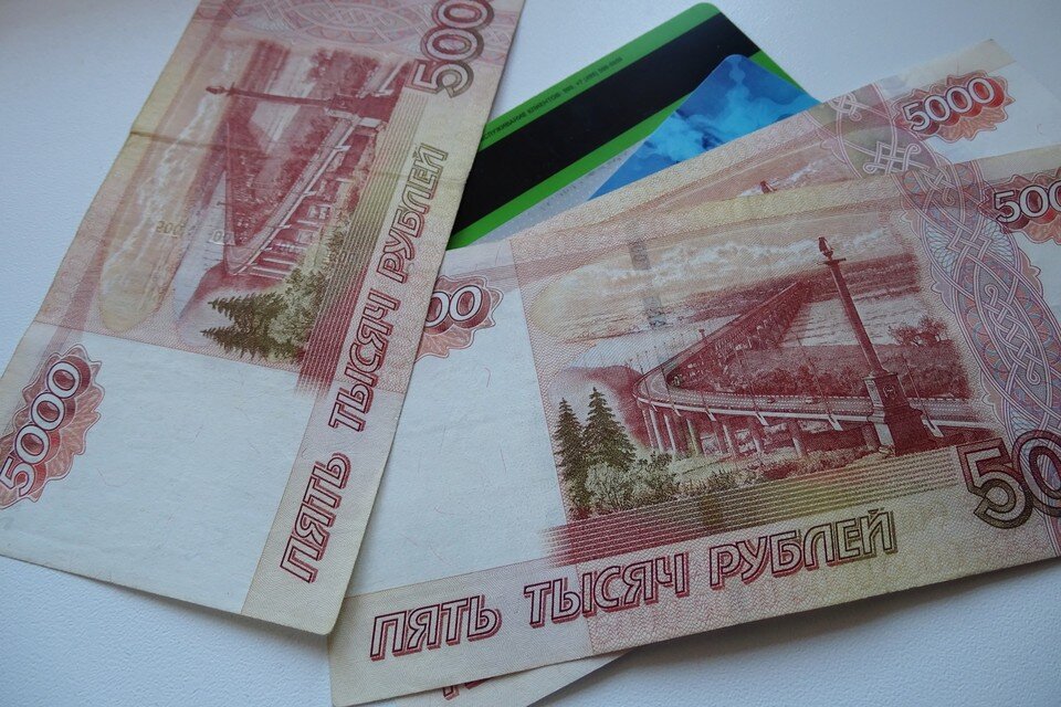     В Липецке осудят 14-летнего подростка за кражу 15 тысяч рублей с банковского счета друга Юлия КЛЮЕВА