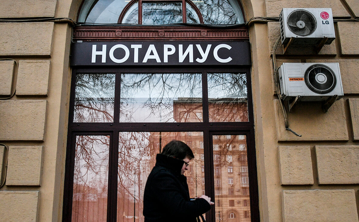 Долги граждан теперь будут взыскивать нотариусы