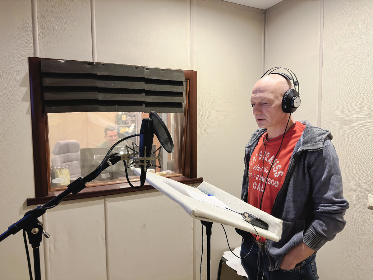 Николай Козак озвучивает своего персонажа в "Заповедном спецназе-2"