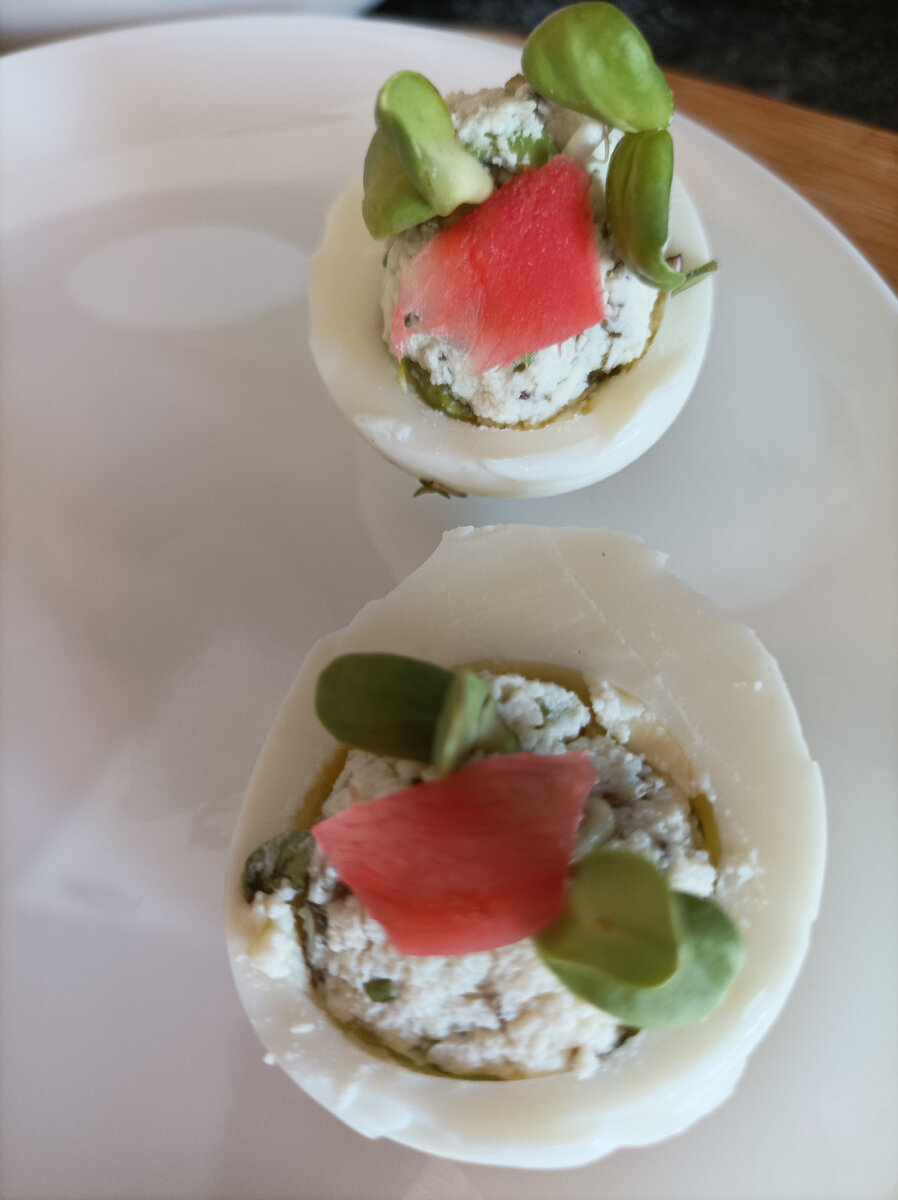 Прежде чем я сообразила сфотографировать, всё яички были съедены. Пришлось готовит заново всего одно