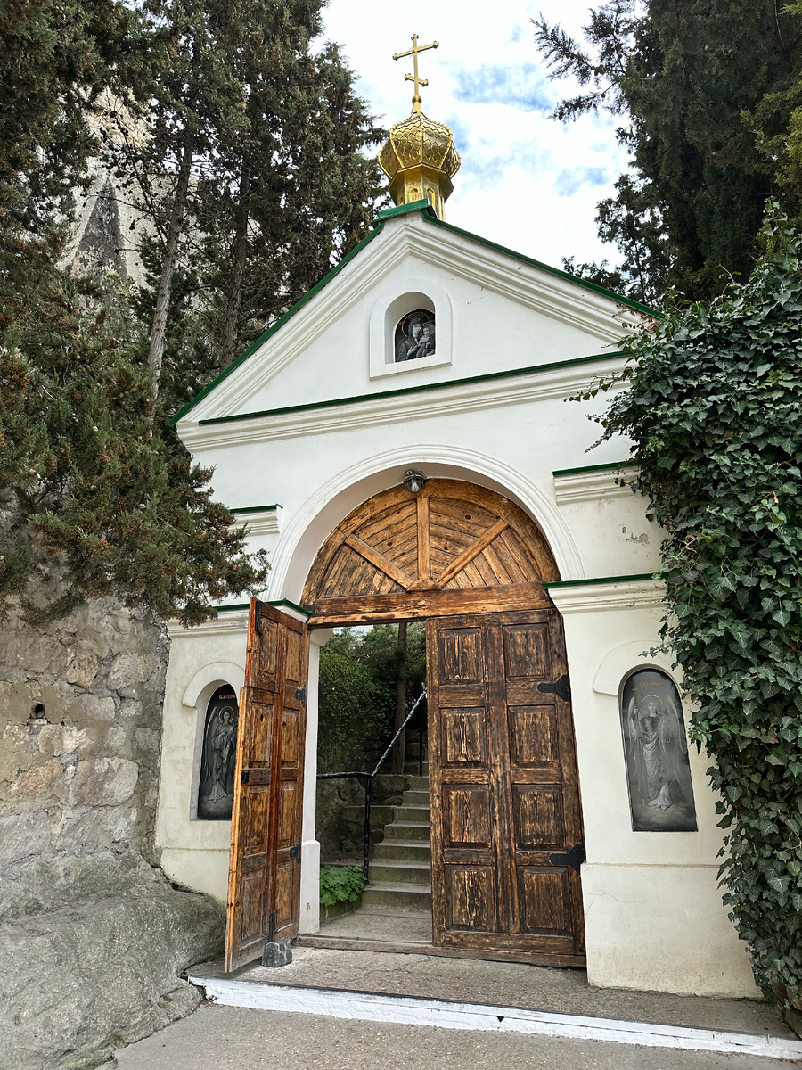 Святые врата