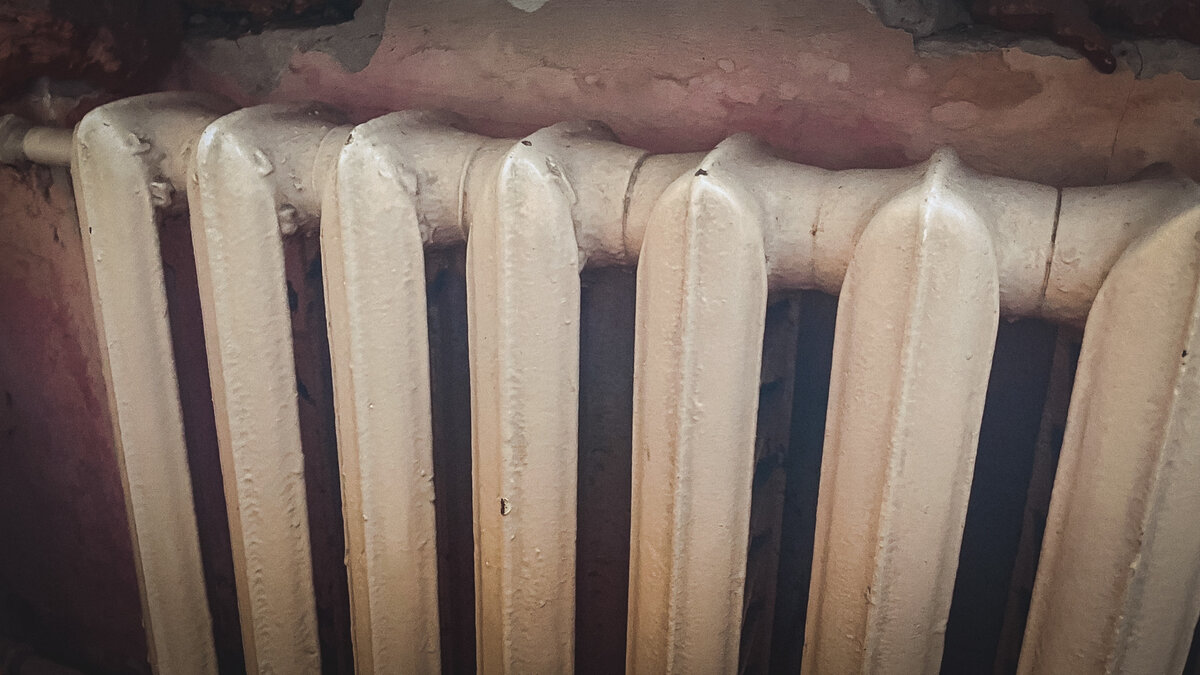     В Ижевске в ближайшие дни подавать отопление не планируют. Такой ответ на запрос Udm-info дали в администрации города.