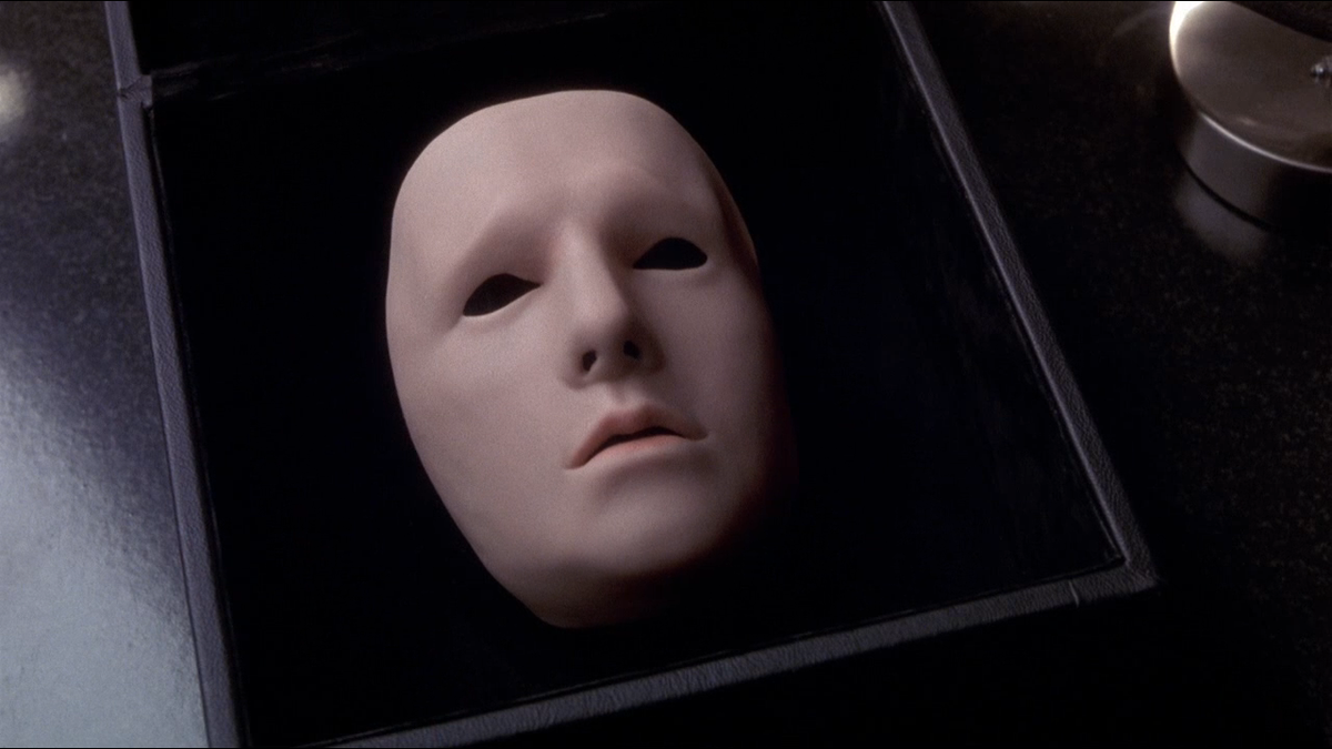 Маска протез лицевой. Повторяет мимику. Срок изготовления две недели. Дорого