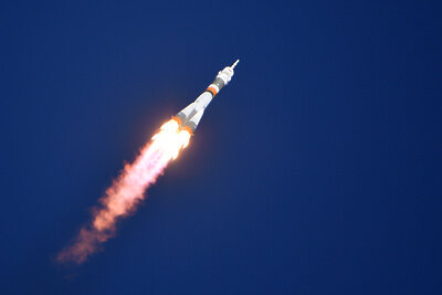    Пуск ракеты «Союз-ФГ» с кораблем «Союз МС-10» ©Алексей Филиппов РИА Новости
