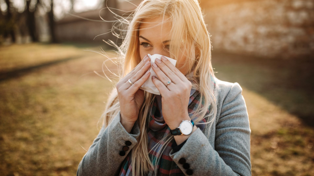 Усталость осенью. Блондинка дует. Елена Тимошина (Самойлова). Fall Allergy.