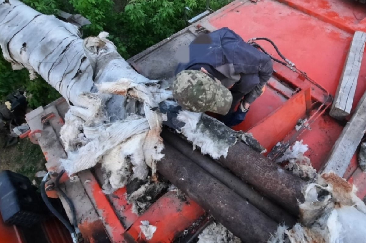    В Пермском крае мужчине зажало руку между автомобилем и трубой теплотрассы