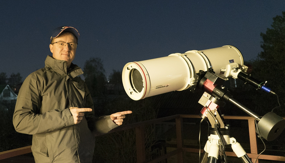 Её можно увидеть возле конца ручки ковша Большой Медведицы.