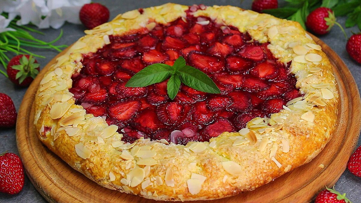 Клубничный пирог каталонский
