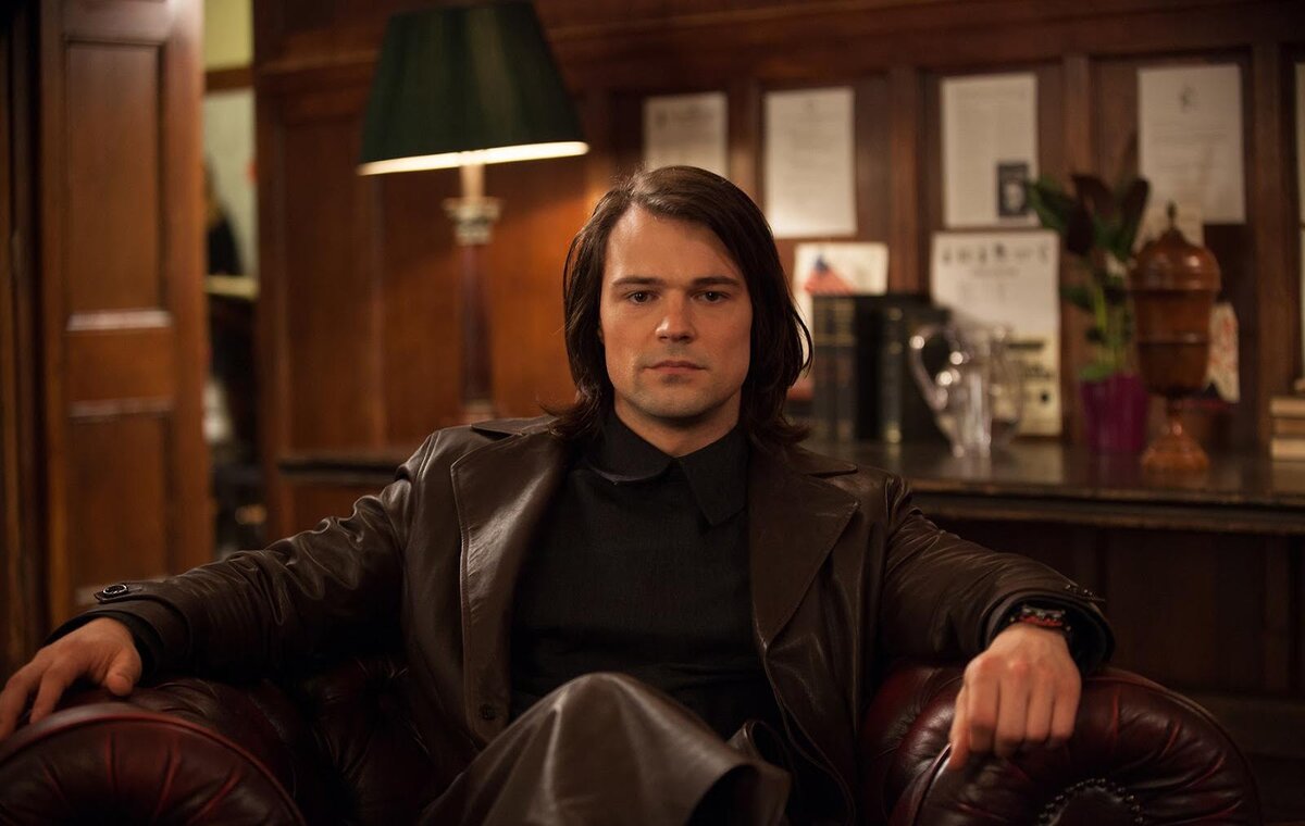 Кадр из фильма «Академия вампиров», реж. Марк Уотерс, 2014