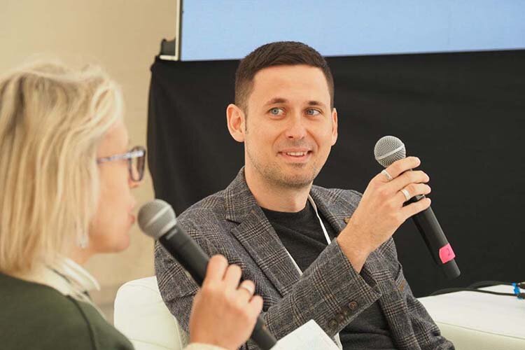    И деревья, и парковки могут мирно соседствовать, отвечал ученый – агроном-эколог, древесный инспектор, начальник сектора оценки технико-экономических показателей развития территории Института пространственного планирования РТ Александр Матюха