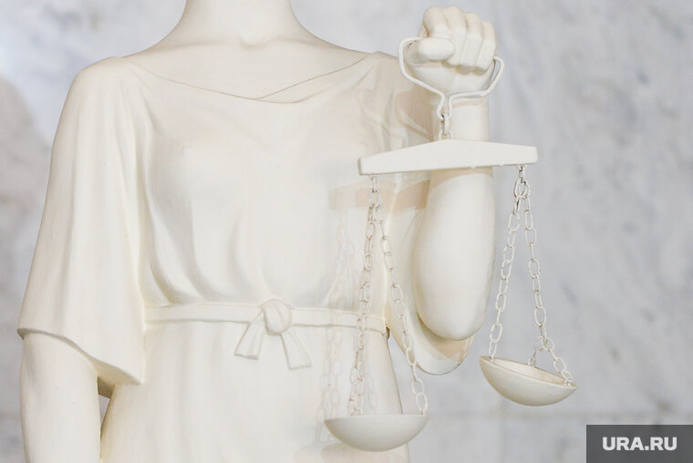    Суд постановил взыскать сумму не только с виновника ДТП, но собственника авто