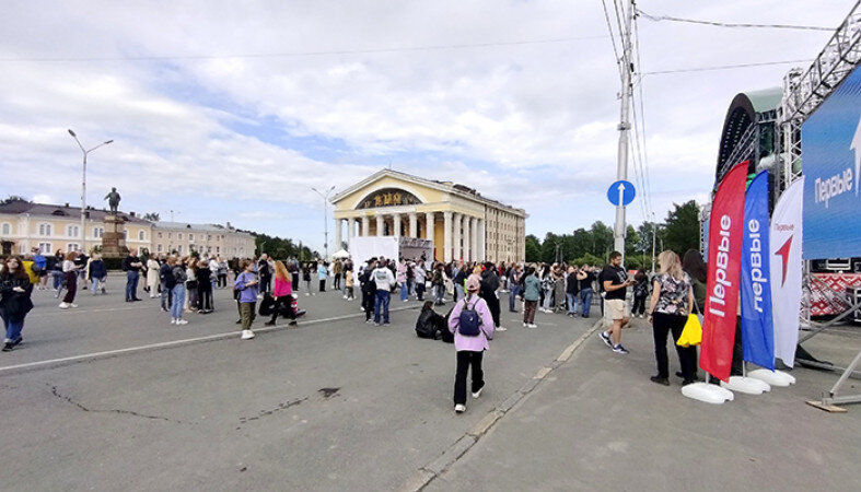 День города петрозаводск 2024 афиша. Площадь имени Ленина Чита. Площадь имени Ленина Чита 2022. День города в Кирове. Праздничный концерт на площади.