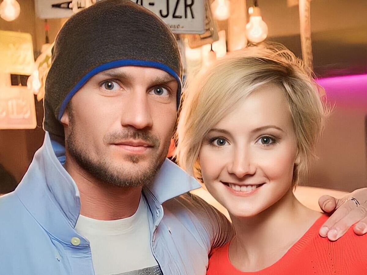    Роман Костомаров и Оксана Домнина© Фото : Социальные сети Оксаны Домниной