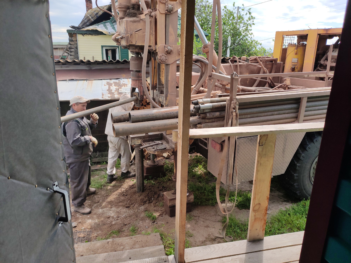 Бурили скважину 