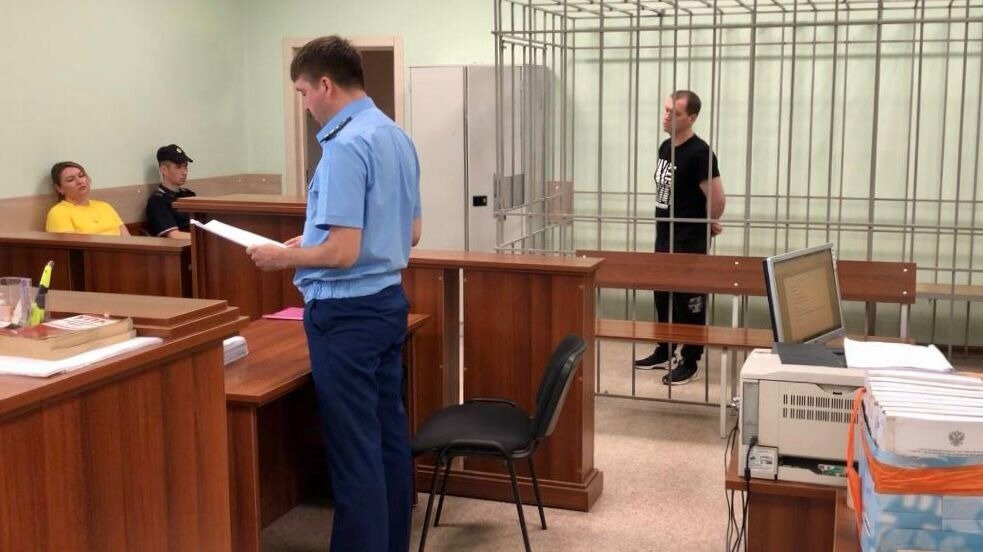     Бывшего начальника отдела реализации арестованного, конфискованного и иного имущества краевого управления Росимущества получил срок за взятки в размере более 4,3 миллиона рублей.