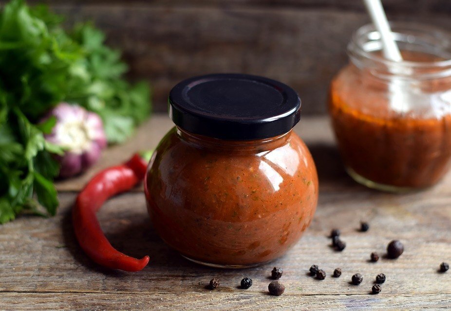     Аджика из помидоров: как и с чем приготовить самую вкусную