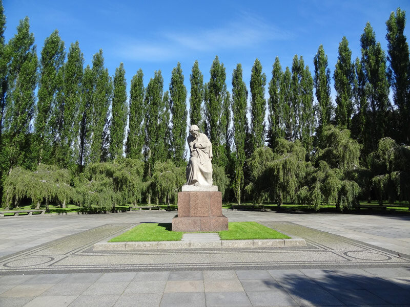 Скульптура «Скорбящая мать». Фото: all-worlds.ru