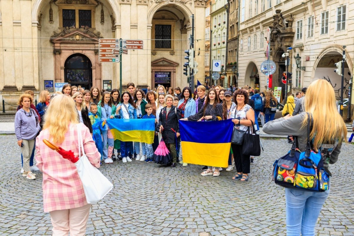 Отпуск в зоне боевых действий». Чехи недовольны беженцами с Украины |  Аргументы и факты – aif.ru | Дзен