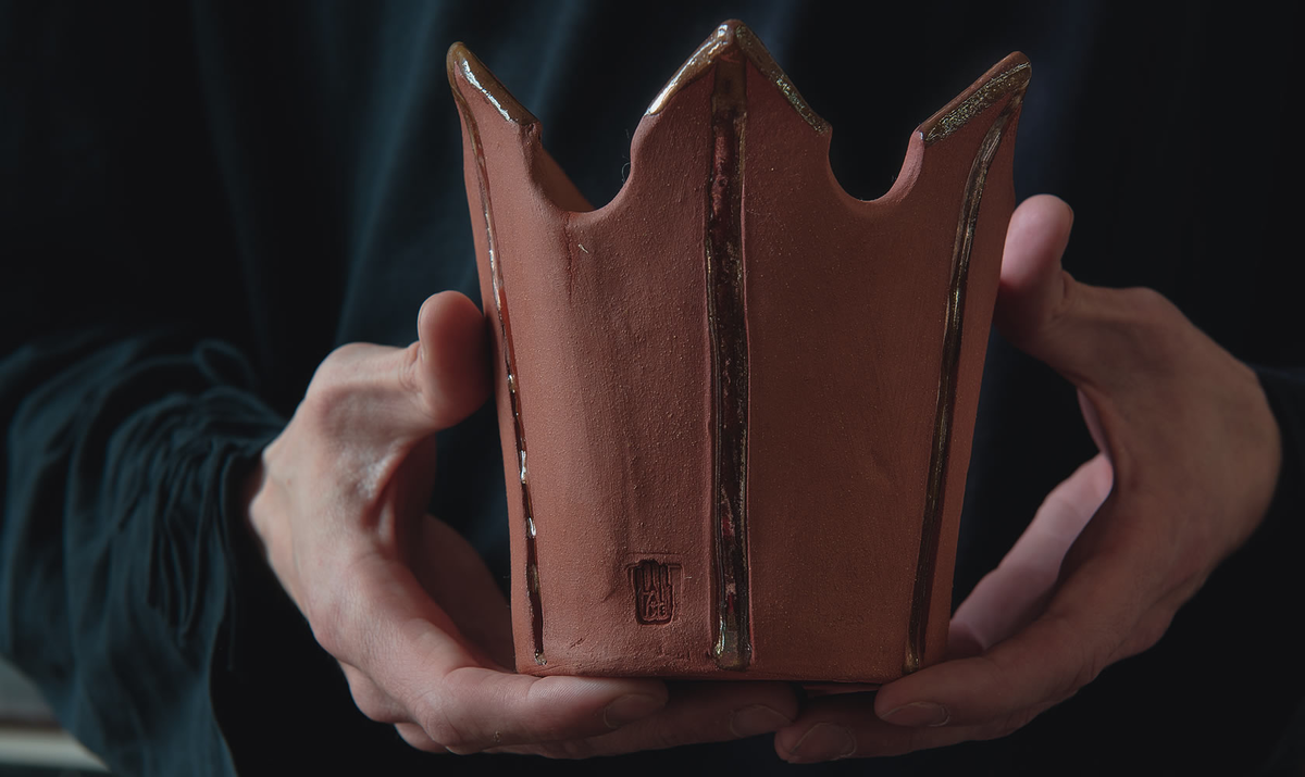 Историки считают, что керамика – первый материал, который человек создал своими руками. А мы рассказываем об одном московском производстве, где делают красивую посуду. Наверняка вы её видели!-4