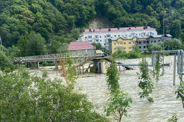    Что известно о смытых мостах в Туапсинском районе Кубани?