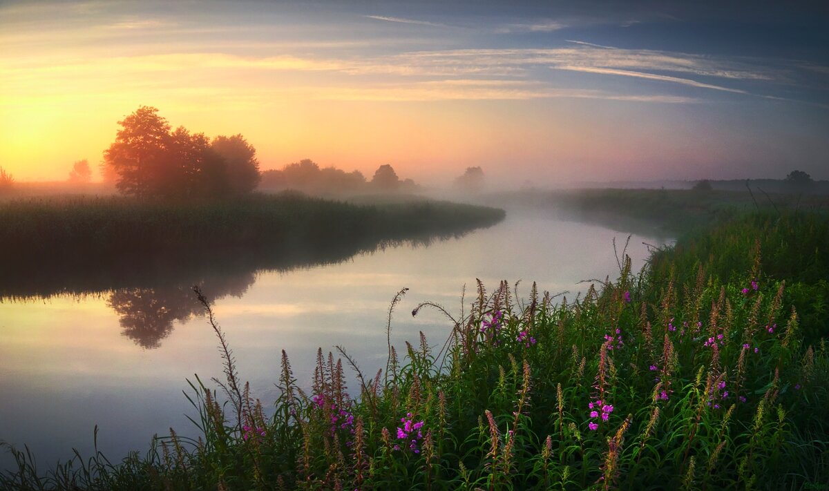 Восход на реке фото