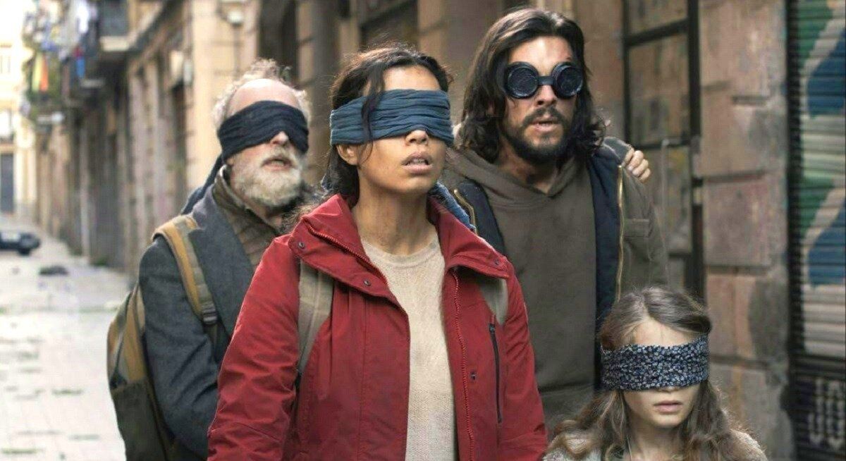 Наверняка российские локализаторы так и хотели "переобозвать" это кино в "Жмурки", да только побоялись дух покойного Балабанова разгневать. 