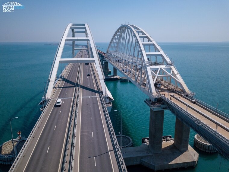    Движение по Крымскому мосту восстановлено в реверсивном режиме
