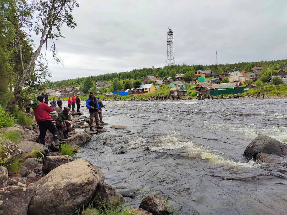 В Мурманской области волонтёры поработали на реке Умбе и в селе Кашкаранцы  | Go Arctic | Дзен