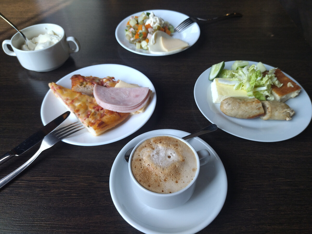 Завтрак в отеле "Амакс"