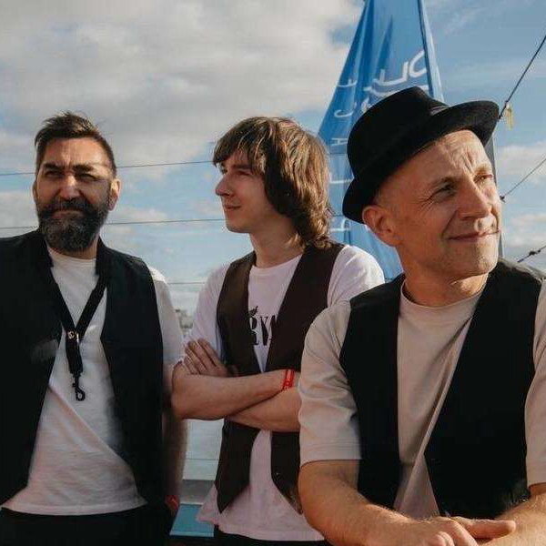     Billy's Band выпустят альбом «В шляпе» с помощью краудфандинга