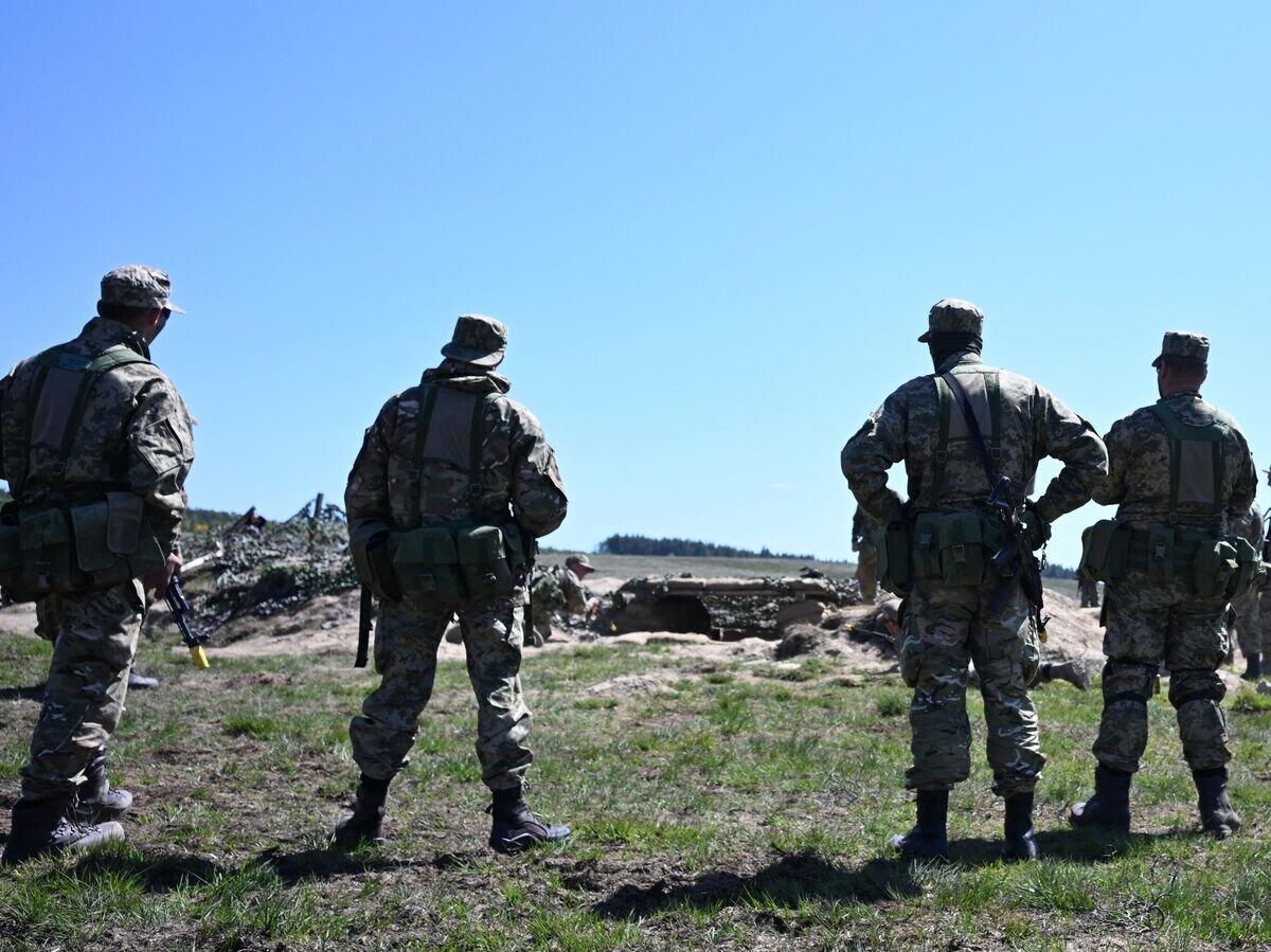    Украинские военнослужащие во время учений на британской военной базе © AFP 2023 / PAUL ELLIS