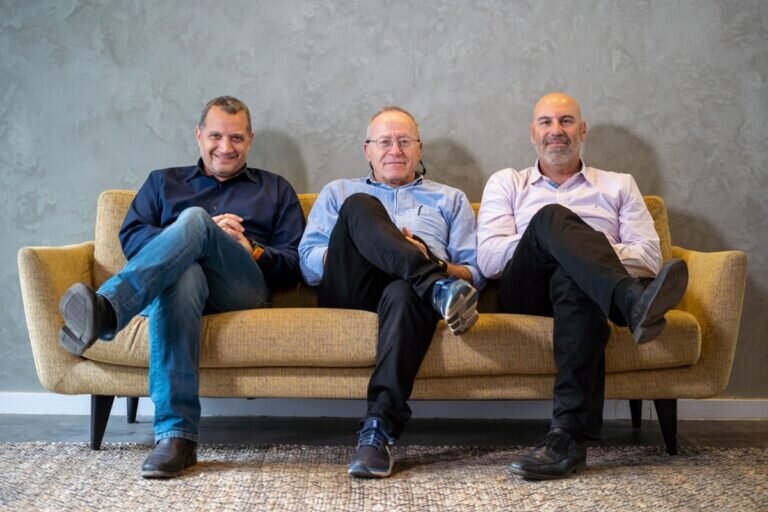 На фото:  соучредители NayamWings, слева направо: Саар Кармели, Амнон Ашер, Авишай Паркер.