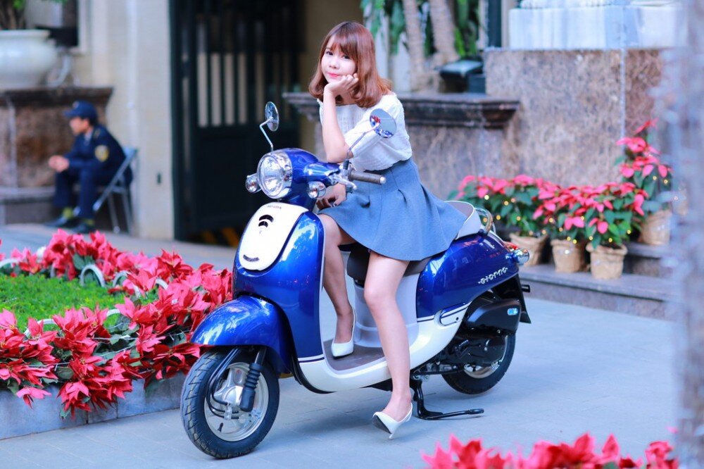 Honda giorno и девушка