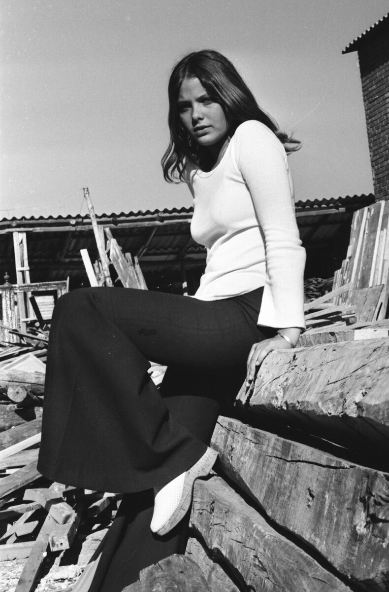 Знаменитый итальянский режиссёр Дамиано Дамиани придумал для Франчески Ривелли псевдоним — Орнелла МутиGetty Images