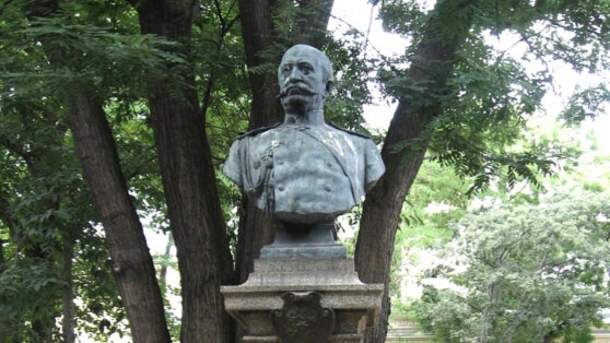    В Варне неизвестные облили краской бюст дипломата Игнатьева Дарья Смирнова