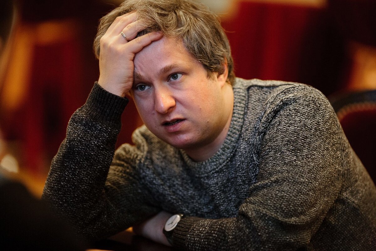 Ждут поражения и зовут на протесты. Что творится в элитной московской гимназии?