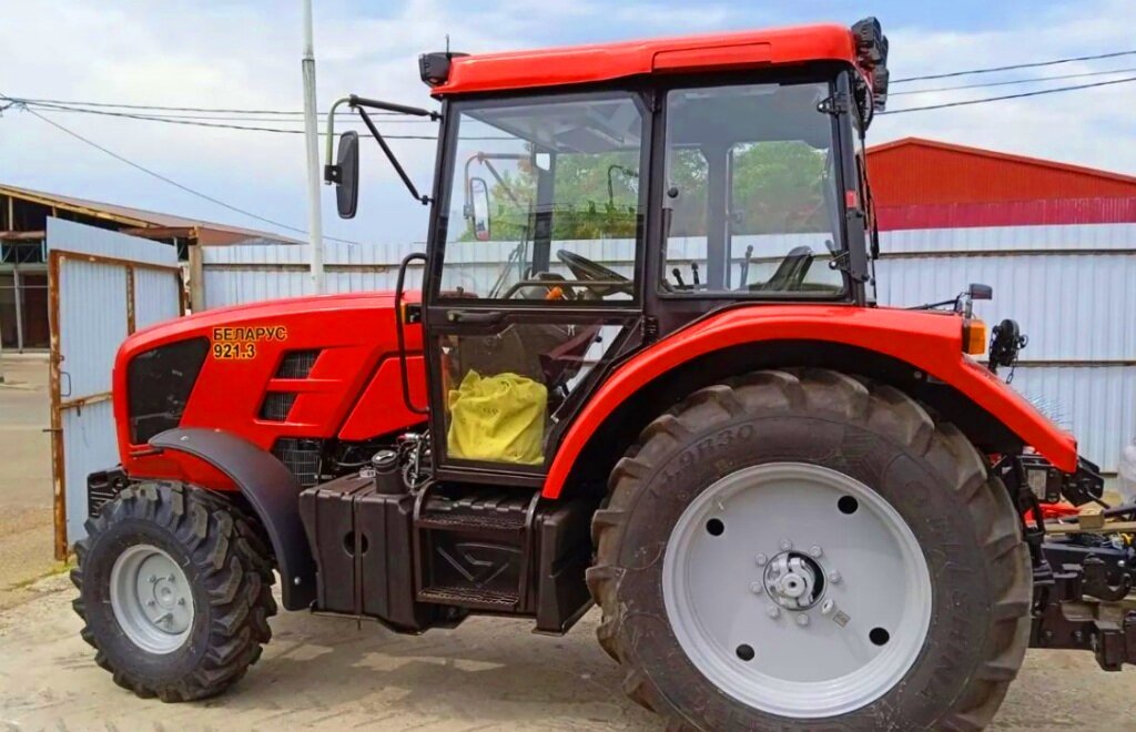 Трактор МТЗ Беларус-921.3 - конкурент китайским тракторам мощностью до 100 л.с.