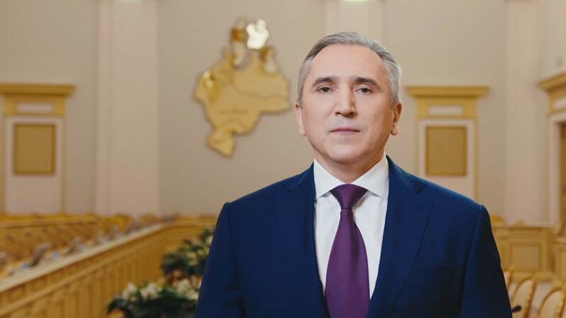    «Сегодня вы стали надежной опорой»: с 8 Марта женщин поздравил Александр Моор