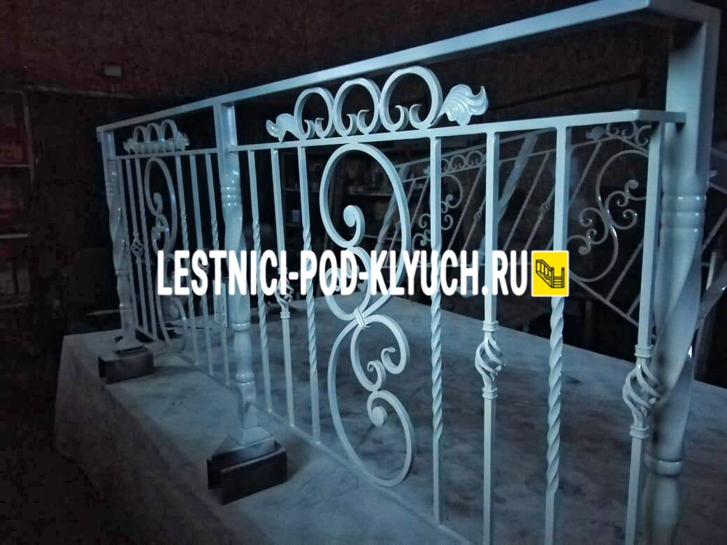 Принимаем звонки: пн-вс с 8:00 до 21:00 (+7 499 490-72-90). Электронная почта: info@lestnici-pod-klyuch.ru 