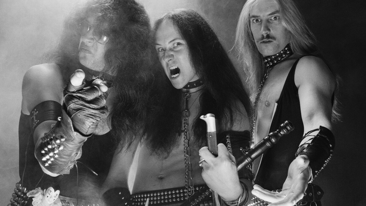 Хеви металл 80 х. Venom группа 1982. Группа Venom Black Metal. Venom Black Metal 1982. Venom группа молодые.