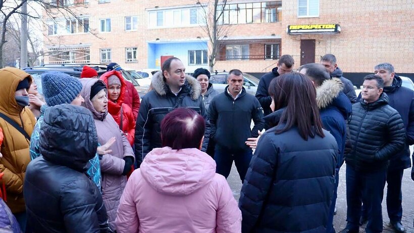    Благоустройство дворовой территории обсудил с жителями Сергей Мужальских © Пресс-служба администрации г.о. Ступино